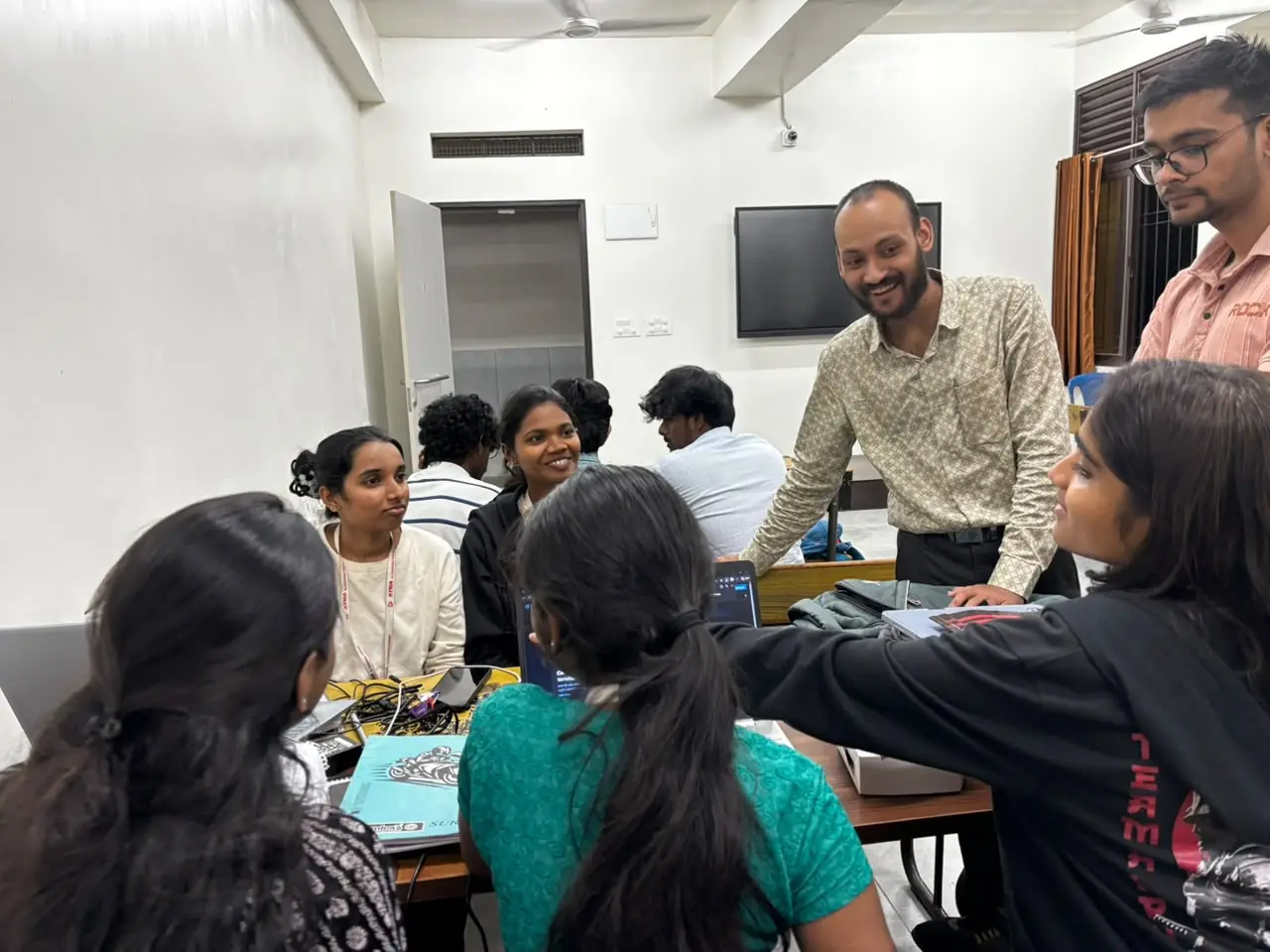 Amit Kumar Singh mentoring a team